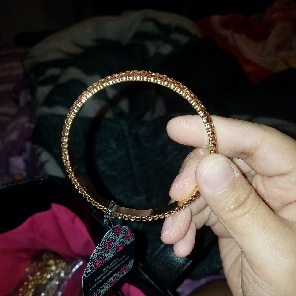 Beautiful paparazzi bracelet